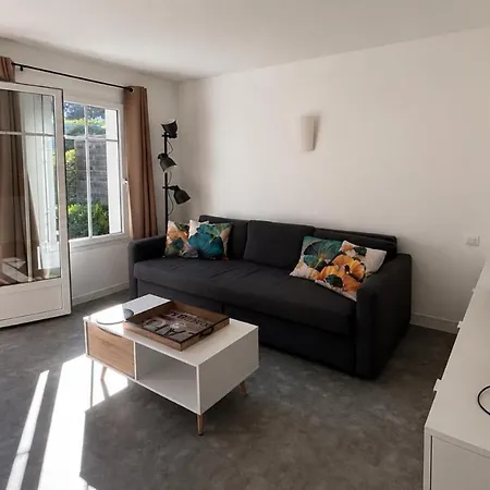 Prázdninový dům Maison Naucala Proche De La Piscine Ocean *